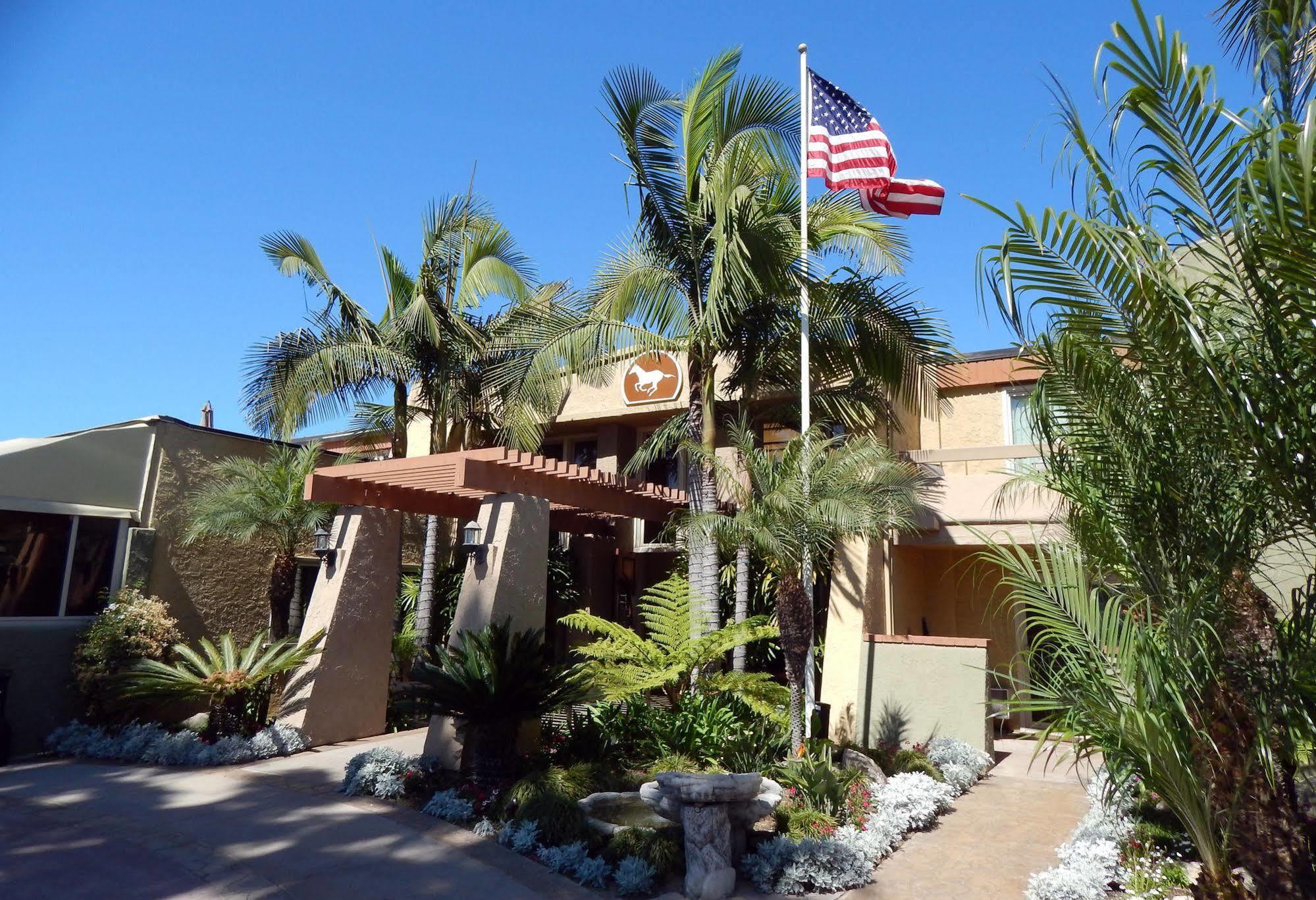 Winners Circle Resort Solana Beach Exterior photo